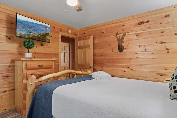 استمتع بالسحر الريفي مع إطلالة مذهلة على الجبل ووسائل الراحة الحديثة!