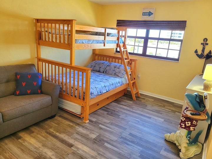 第三间卧室双层床、子母床、沙发床