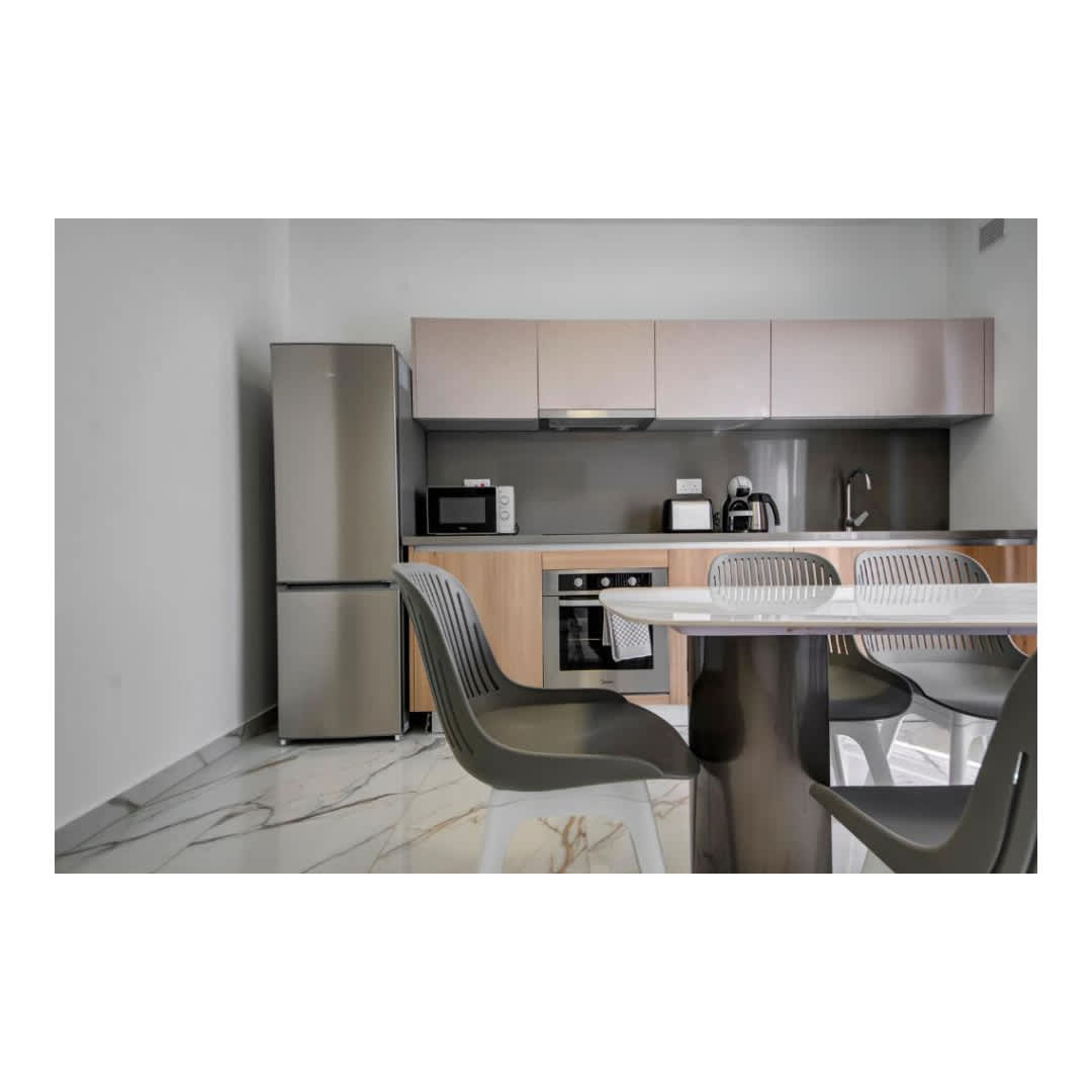 Family Friendly 2 Bedroom Apartment - By HostMT