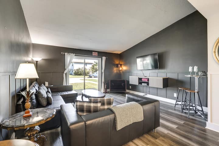 Stylish & Walkable! Pet-friendly St Augustine Gem! - St. Augustine, FL