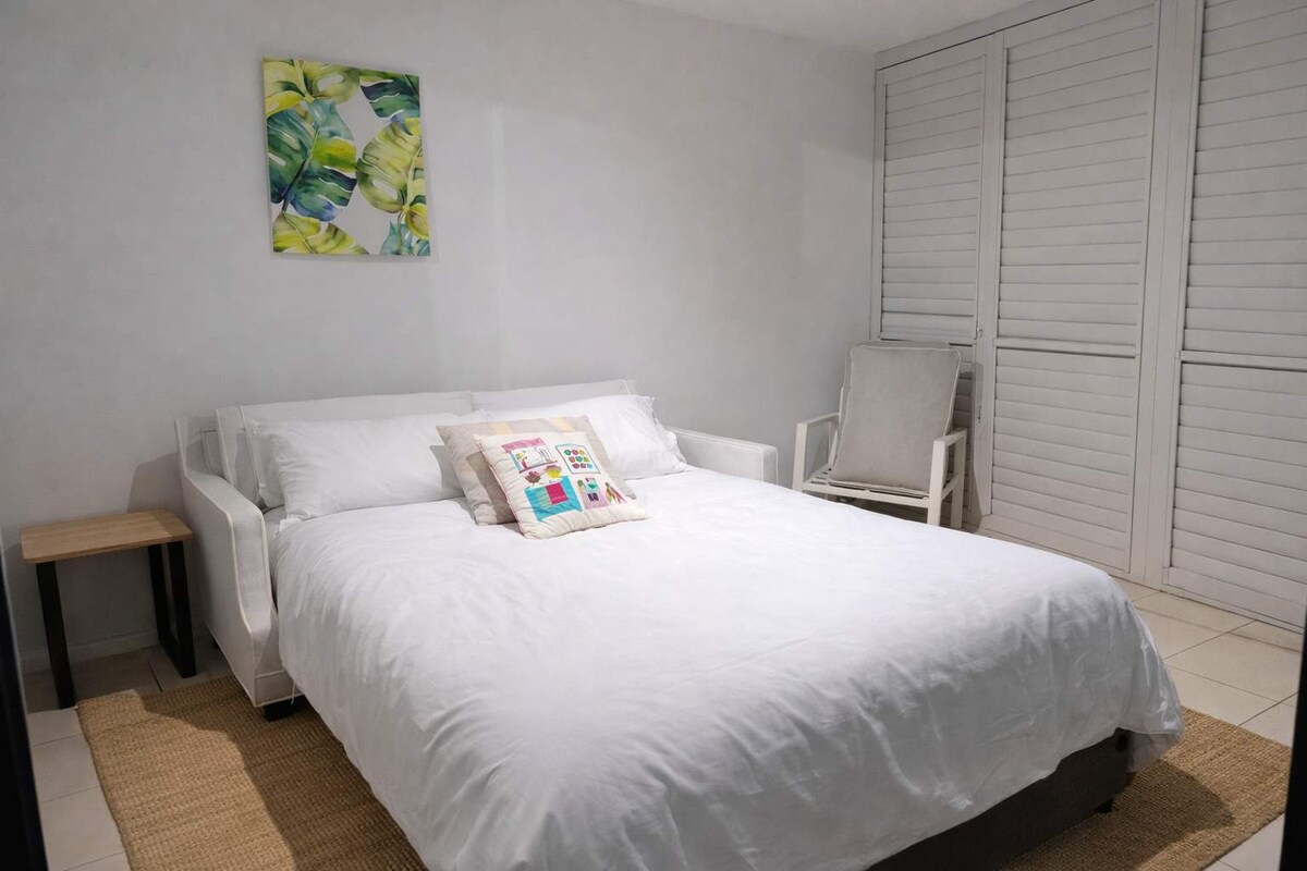 书房改为第三间卧室，配有沙发床