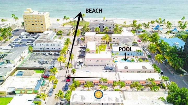Exclusive Studio Steps To The Beach With Pool. - Hollywood, FL