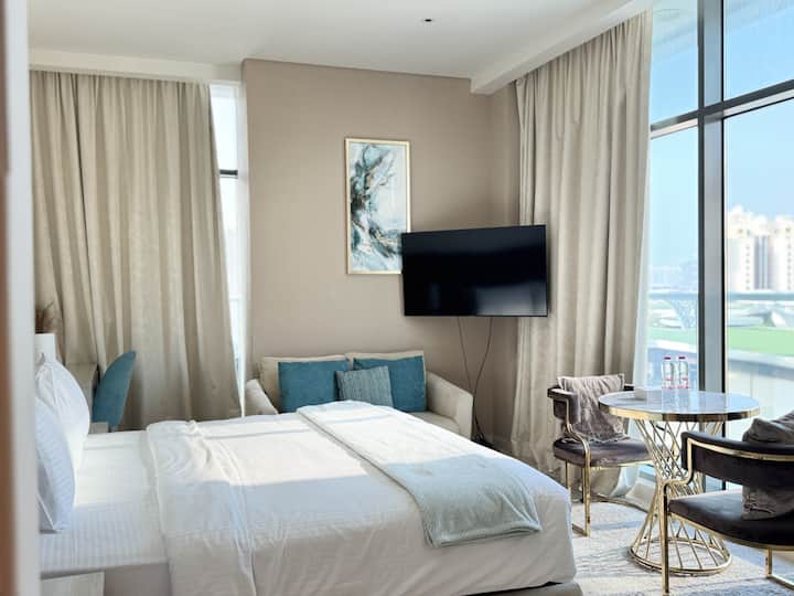 Luxury Studio With Beach And Pool Access. - Dubai