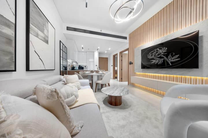 Chic 1br Getaway | Sleeps 4 | Stunning Pool Views - Dubái