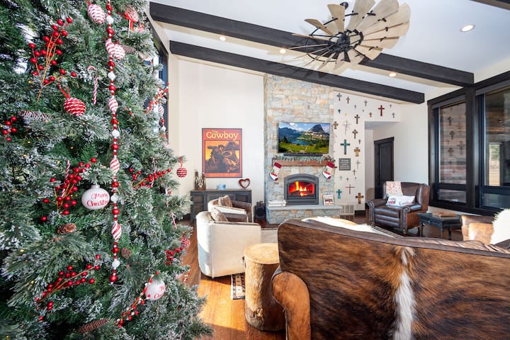 Luxury Riverfront Ranch On 20 Scenic Acres - Kalispell, MT