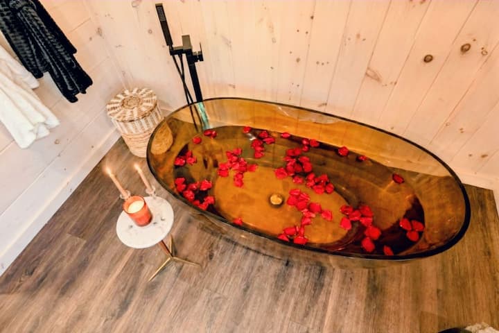 Picklebal~Pool~Hottub~Sauna~Pets~Games~Firepit