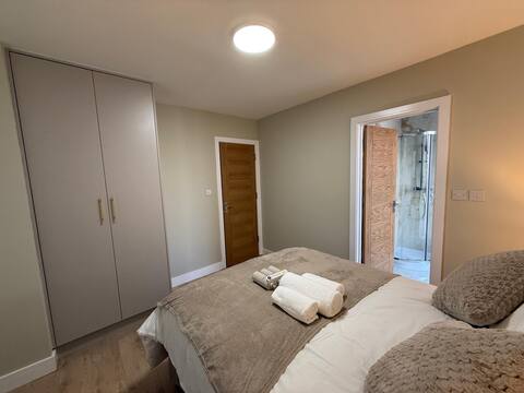 Comfort Double Room with Private Bath BLH104