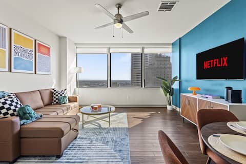 Top performing Airbnb: Downtown Loft | Rooftop Pool | Fair Season in Main Street District
