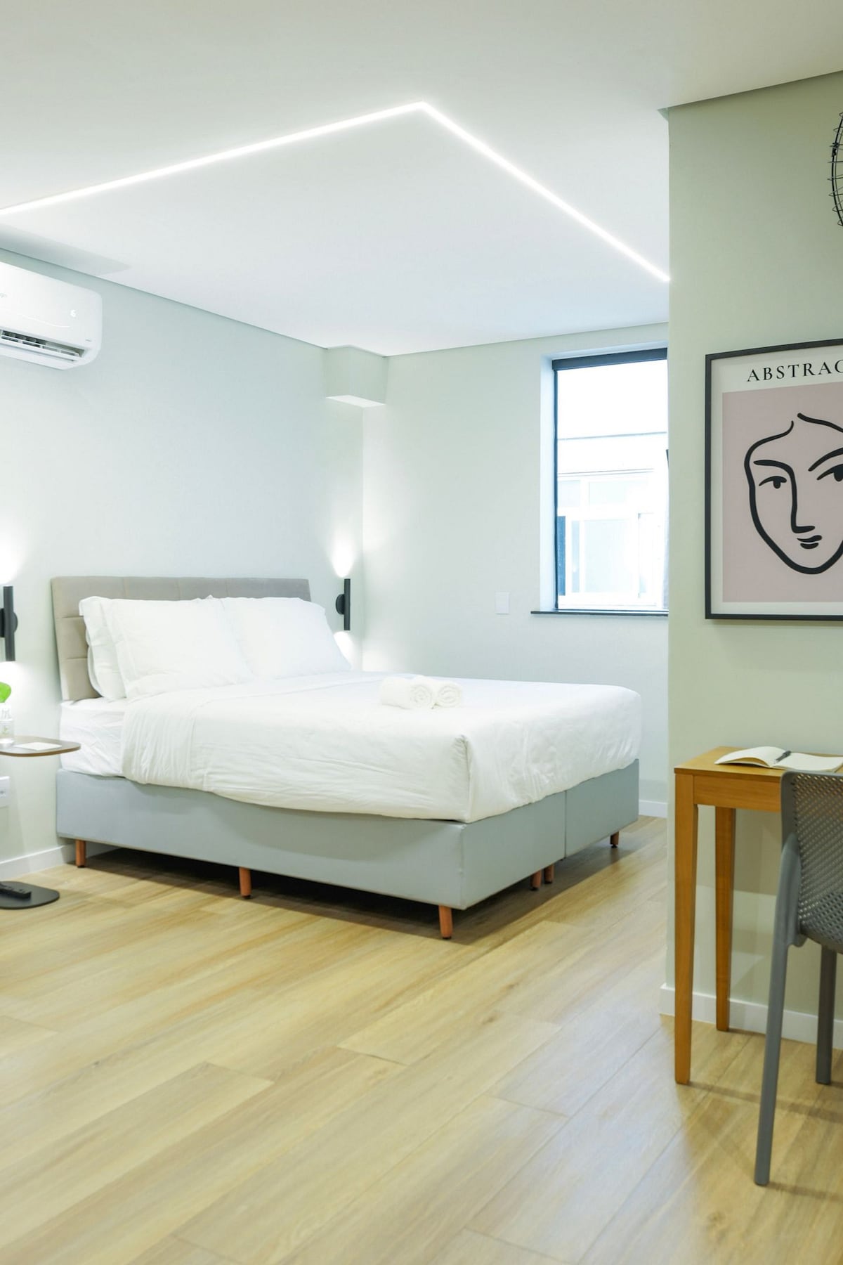 Airbnb em destaque: Penthouse studio with terrace, air conditioning and barbecue em São Pedro