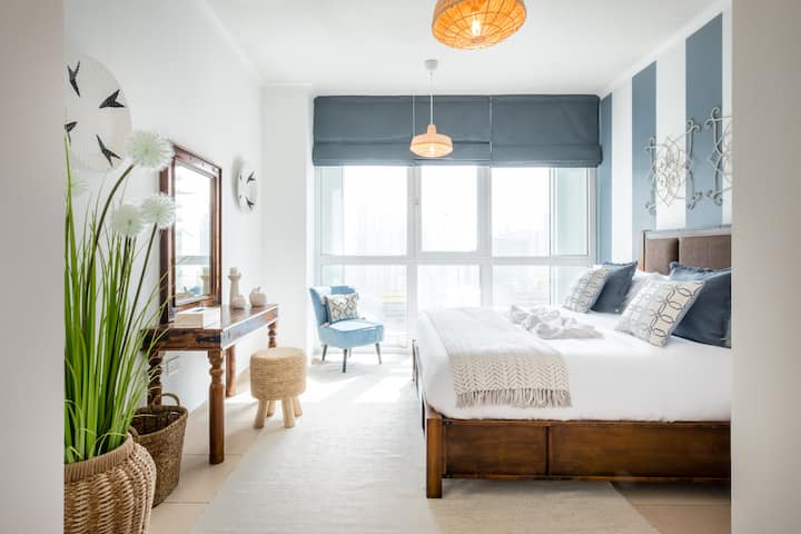 Lichte en ruime hoofdslaapkamer