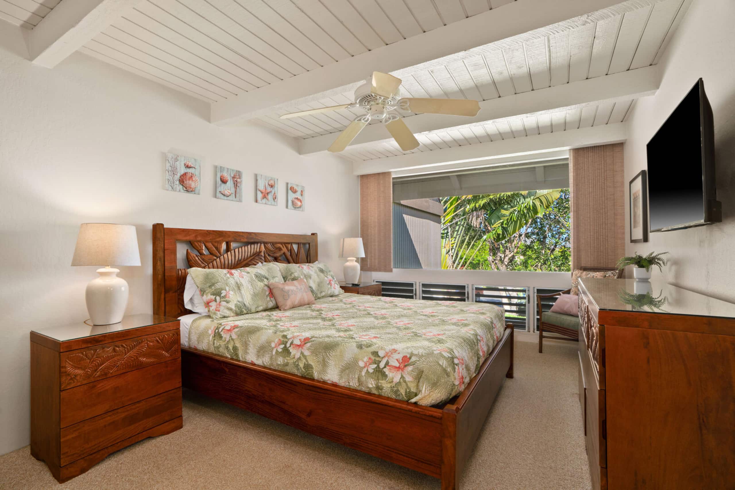 Tropical 2BR Retreat w/Mountain Views & Beach Path - Image 15