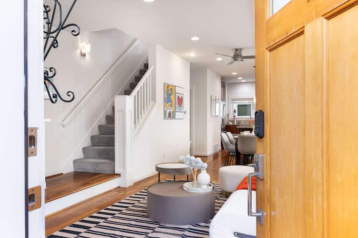 Rare 3br 3.5ba Modern Urban Escape| Private Garage - Seattle, WA