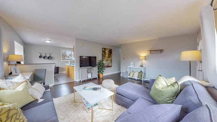 Charming Family Home In Lovely Littleton - Littleton, CO