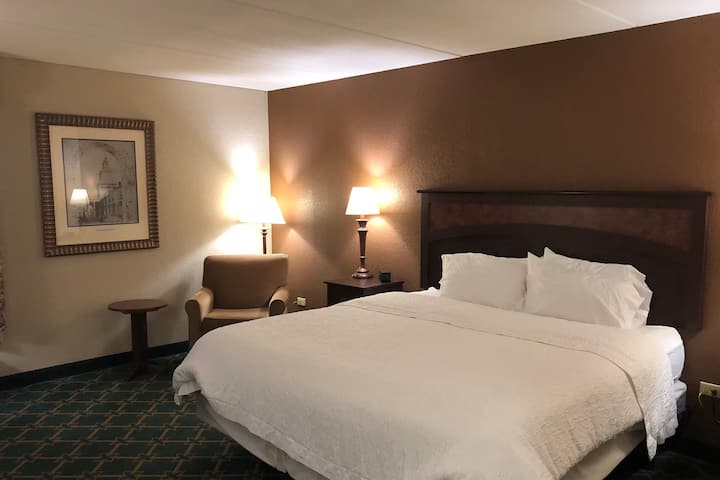 Wingate Bwi | Queen Bed | Near Downtown Baltimore - Baltimore, MD