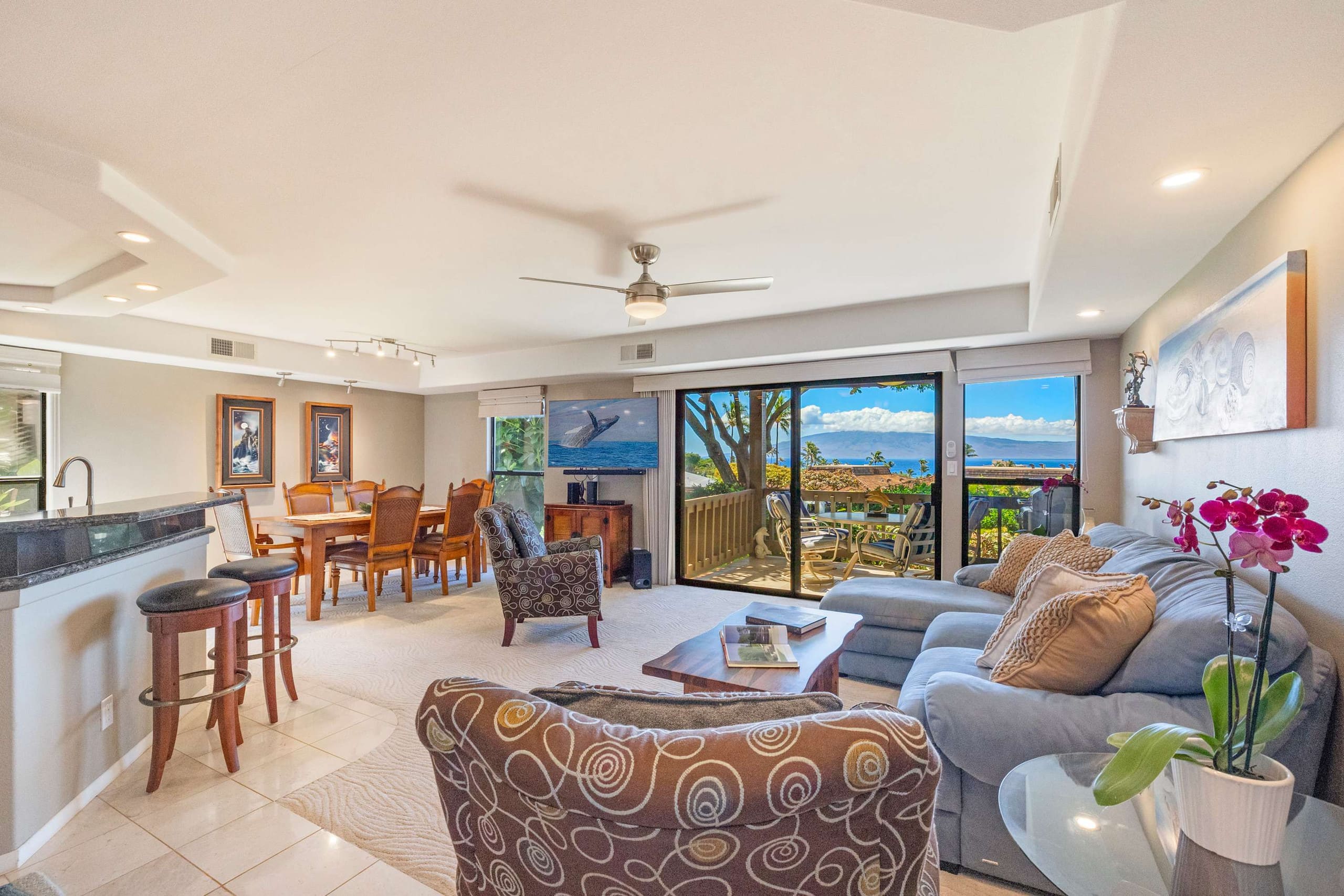 Condo in Lahaina · ★4.33 · 2 bedrooms · 2 beds · 2.5 baths - Image 2