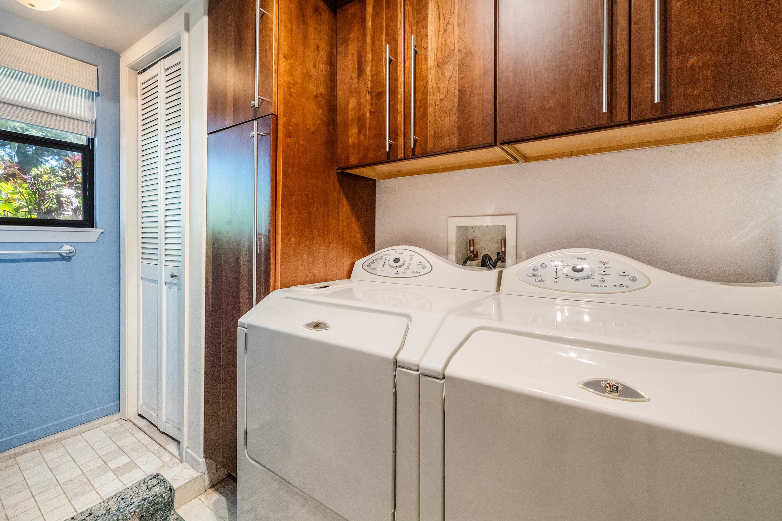 Condo in Lahaina · ★4.33 · 2 bedrooms · 2 beds · 2.5 baths - Image 42
