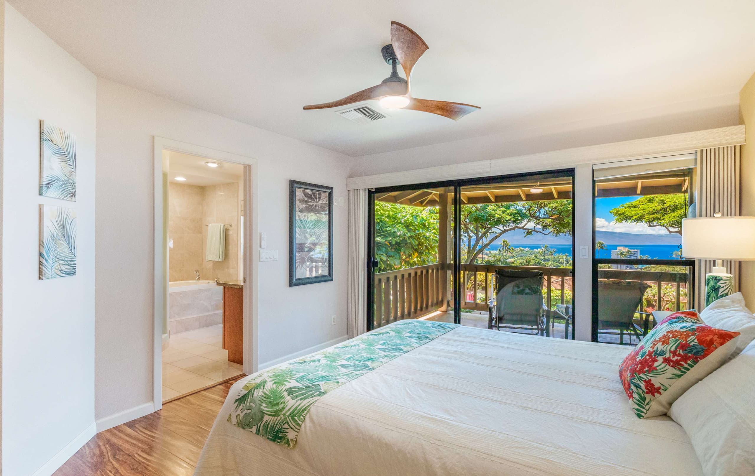 Condo in Lahaina · ★4.33 · 2 bedrooms · 2 beds · 2.5 baths - Image 21
