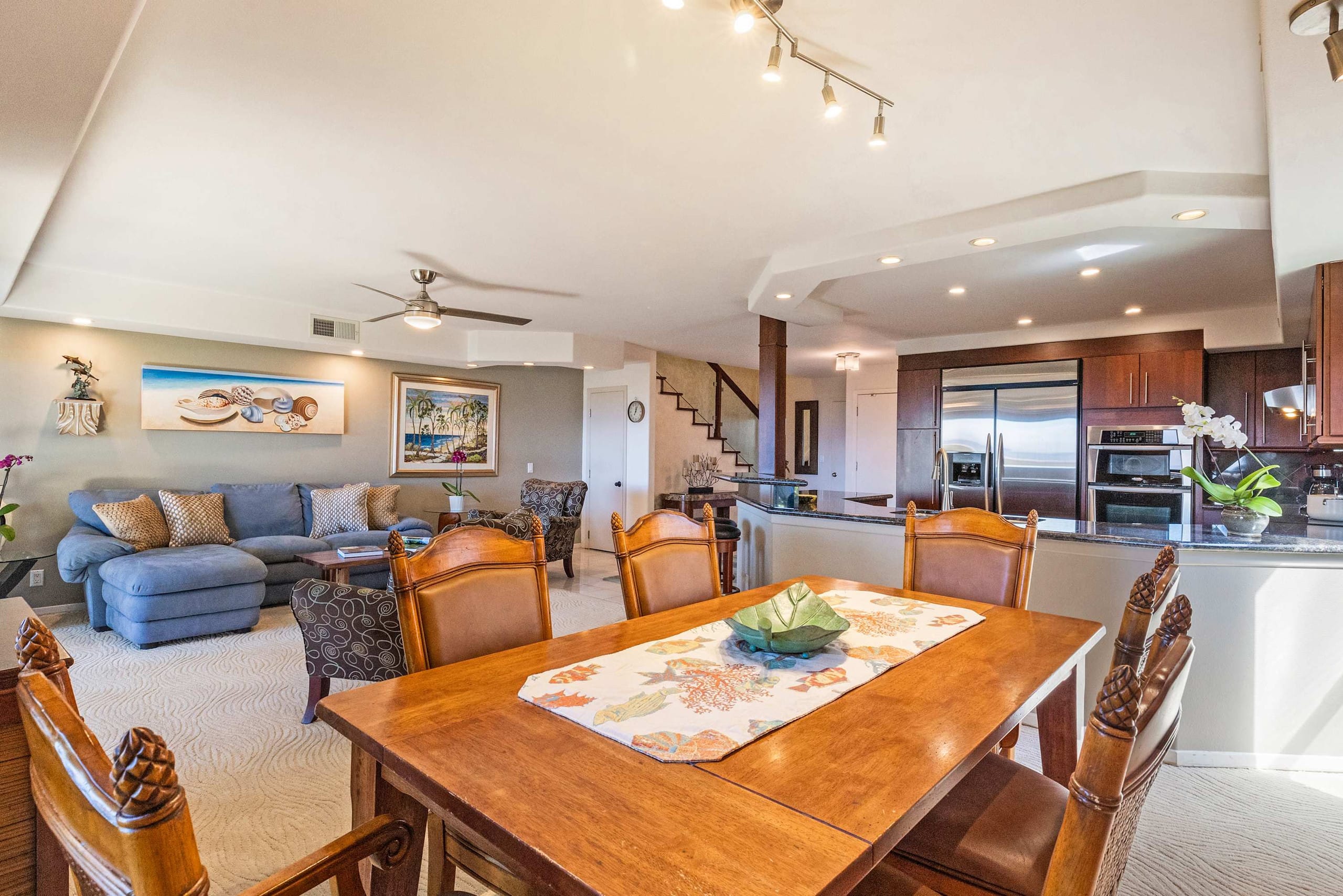 Condo in Lahaina · ★4.33 · 2 bedrooms · 2 beds · 2.5 baths - Image 20