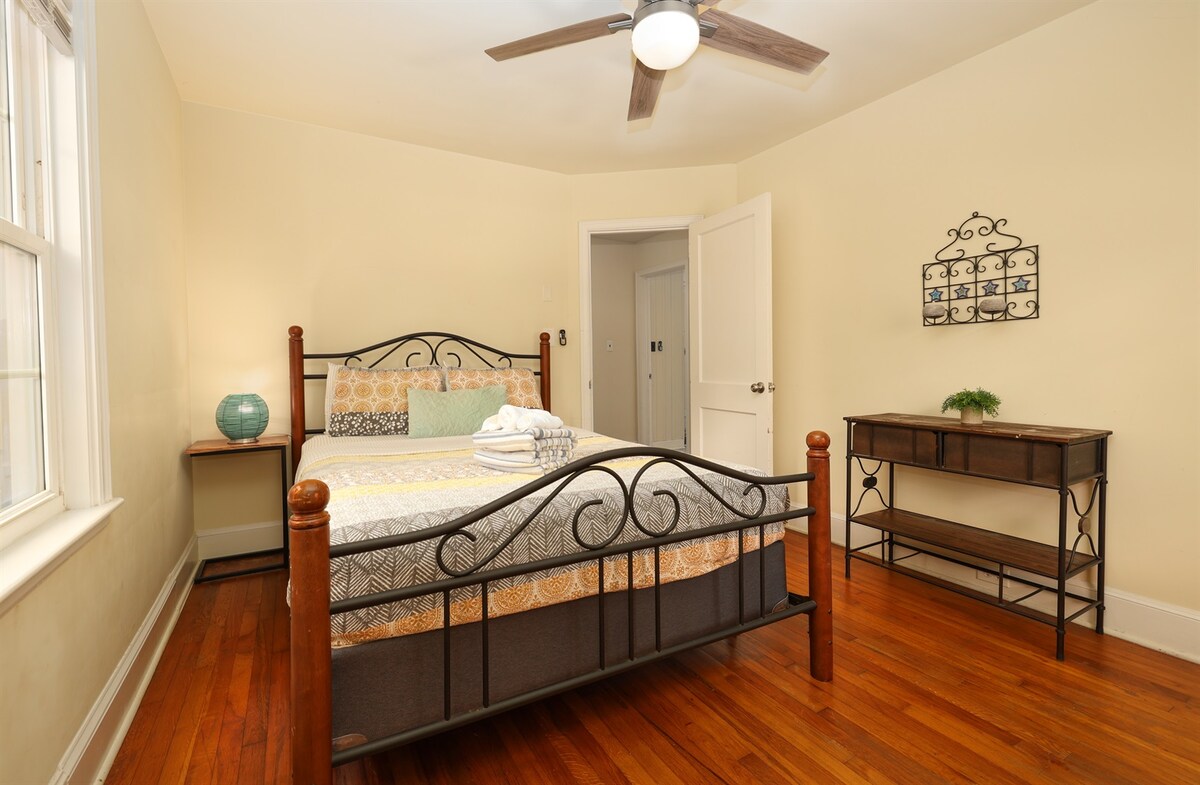 חדר שינה 2 עם מיטת קווין סייז