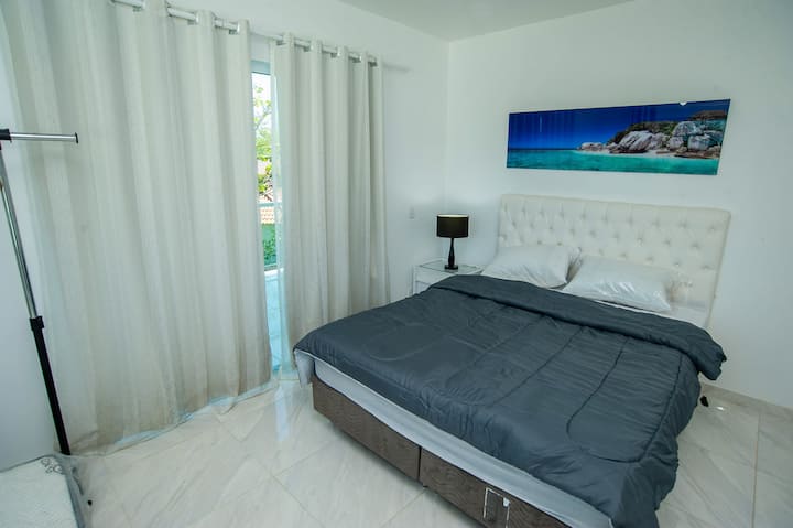 سرير مريح وأجواء مريحة لنوم مريح