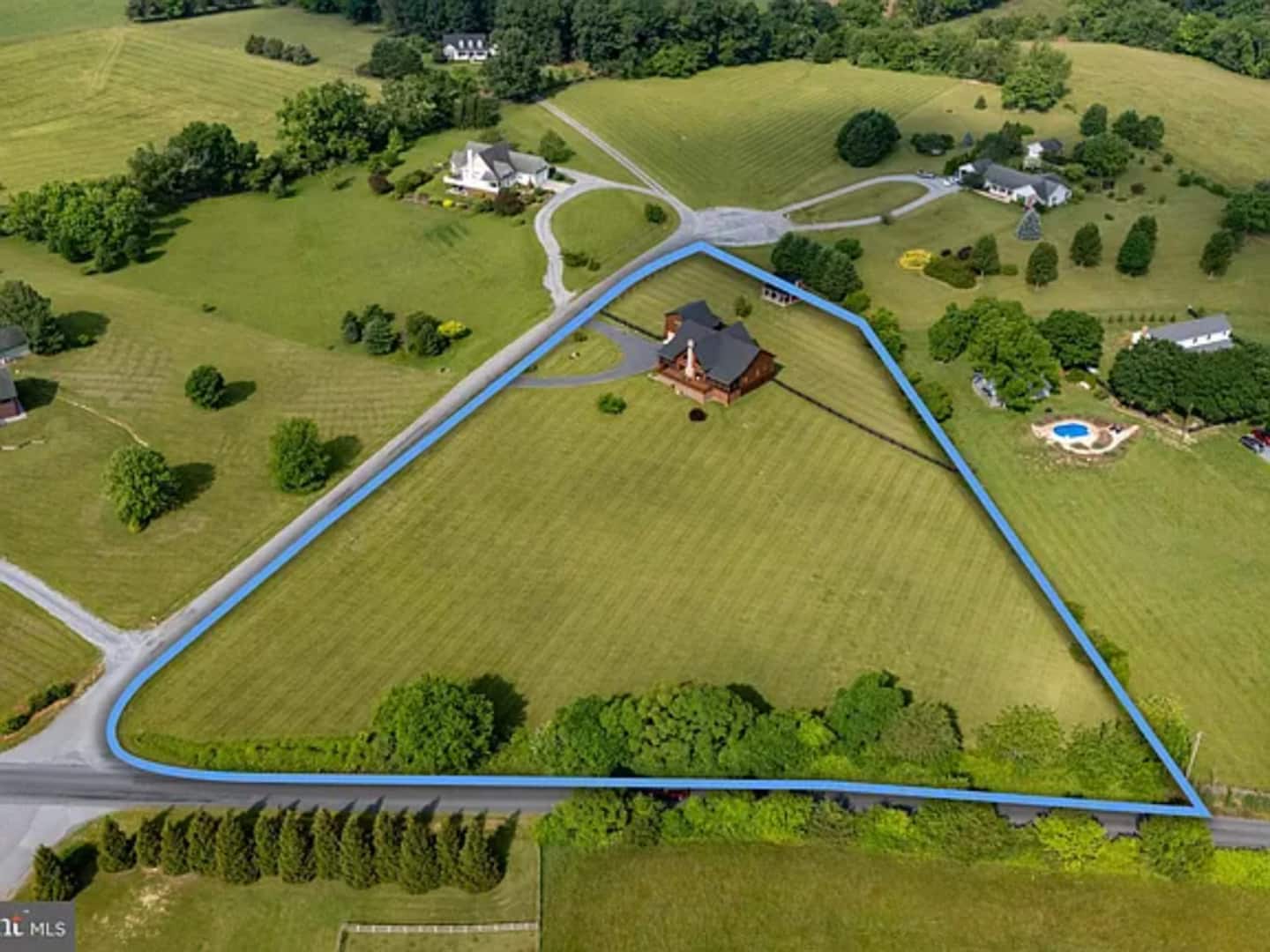 Skyline Vista Retreat on over three private acres, with wide-open Blue Ridge views and serene surroundings.