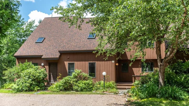 Stonybrook: Spacious | Fireplace | Great For Group - Stowe, VT