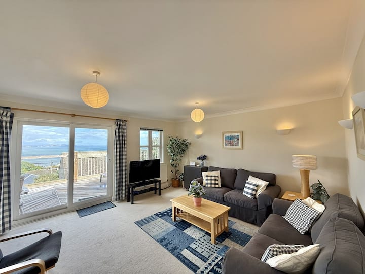 9 Coram Court - Charmouth