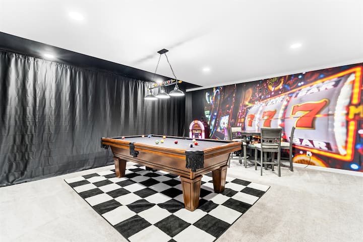 KnoxHaven | 5 Min UT•Hot Tub•Firepit•Theater•Games - Houses for