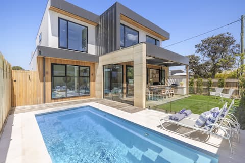 Jasper- Heated Pool, Sleeps 10, Barwon Heads, Lift