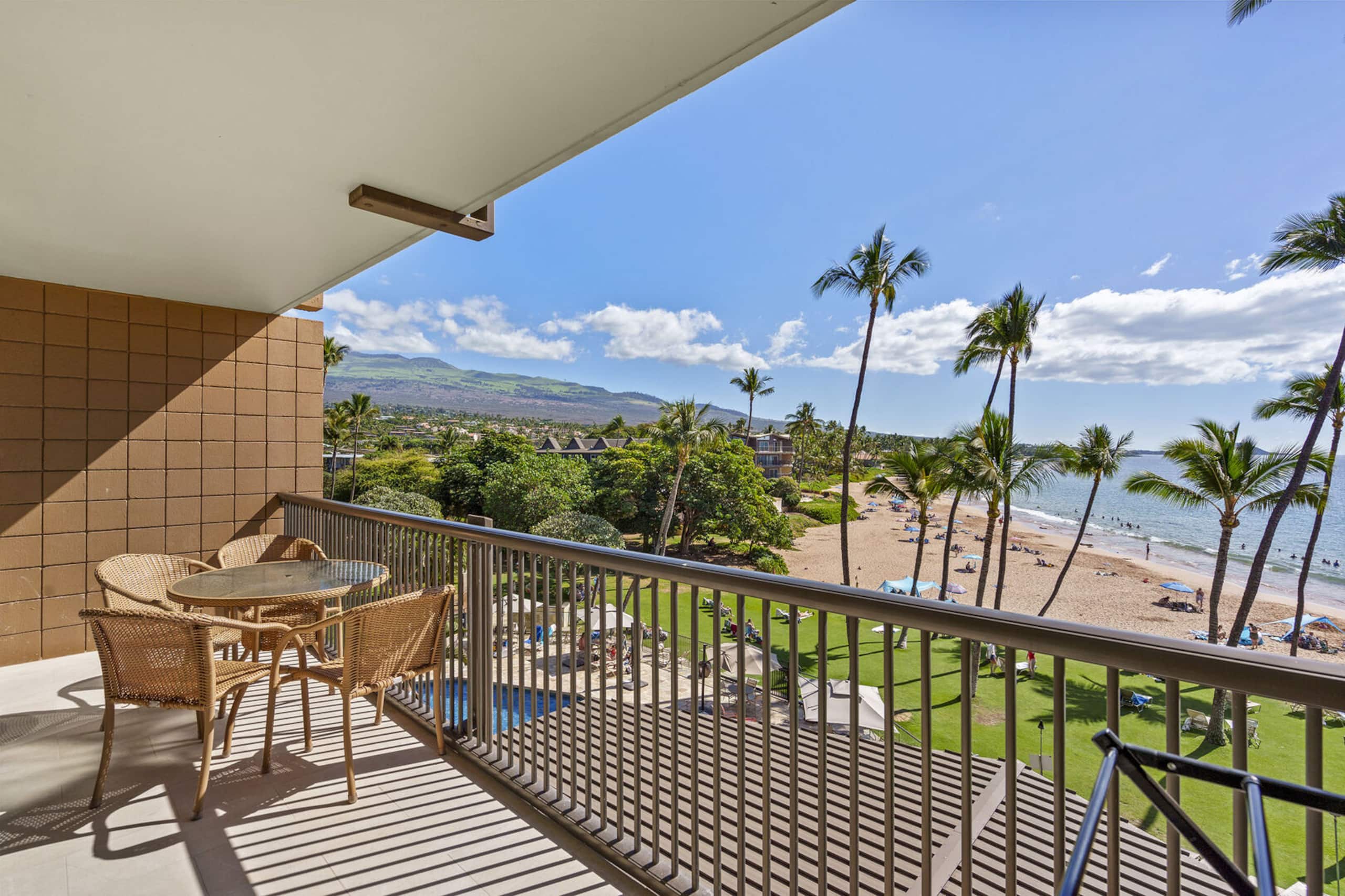 Condo in Kihei · ★5.0 · 2 bedrooms · 3 beds · 2 baths - Image 11