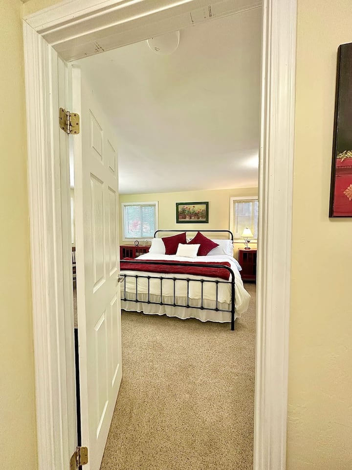 卧室和加大双人床