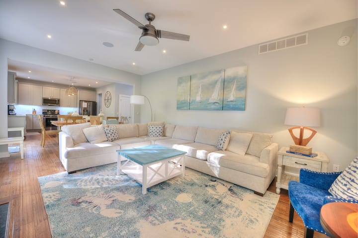 Luxury Coastal Retreat Steps From Lake Michigan - South Haven, MI