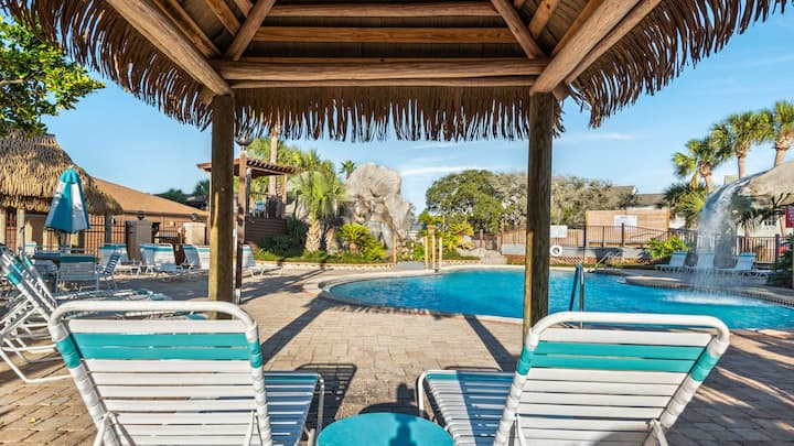 Dog-friendly Pcb Townhome Near Beach & Pools - Panama City Beach, FL