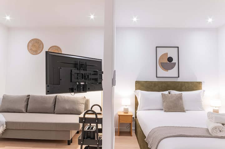 Bright & Comfortable 1br Near City Center - Alfragide