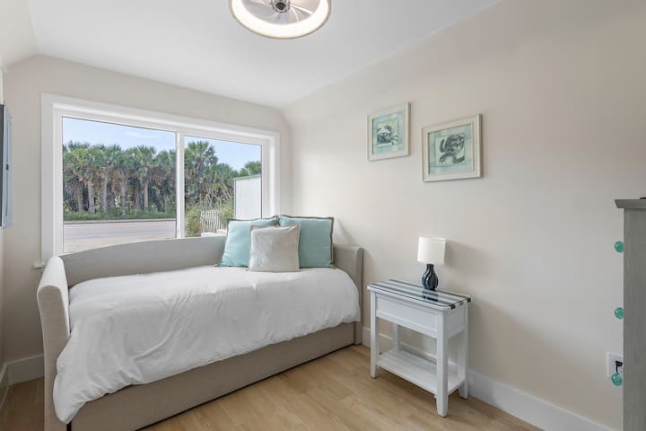 Dnevni krevet + spavaća soba s pomoćnim krevetom