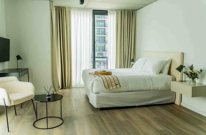 Studio apartment in Victoria with shared amenities