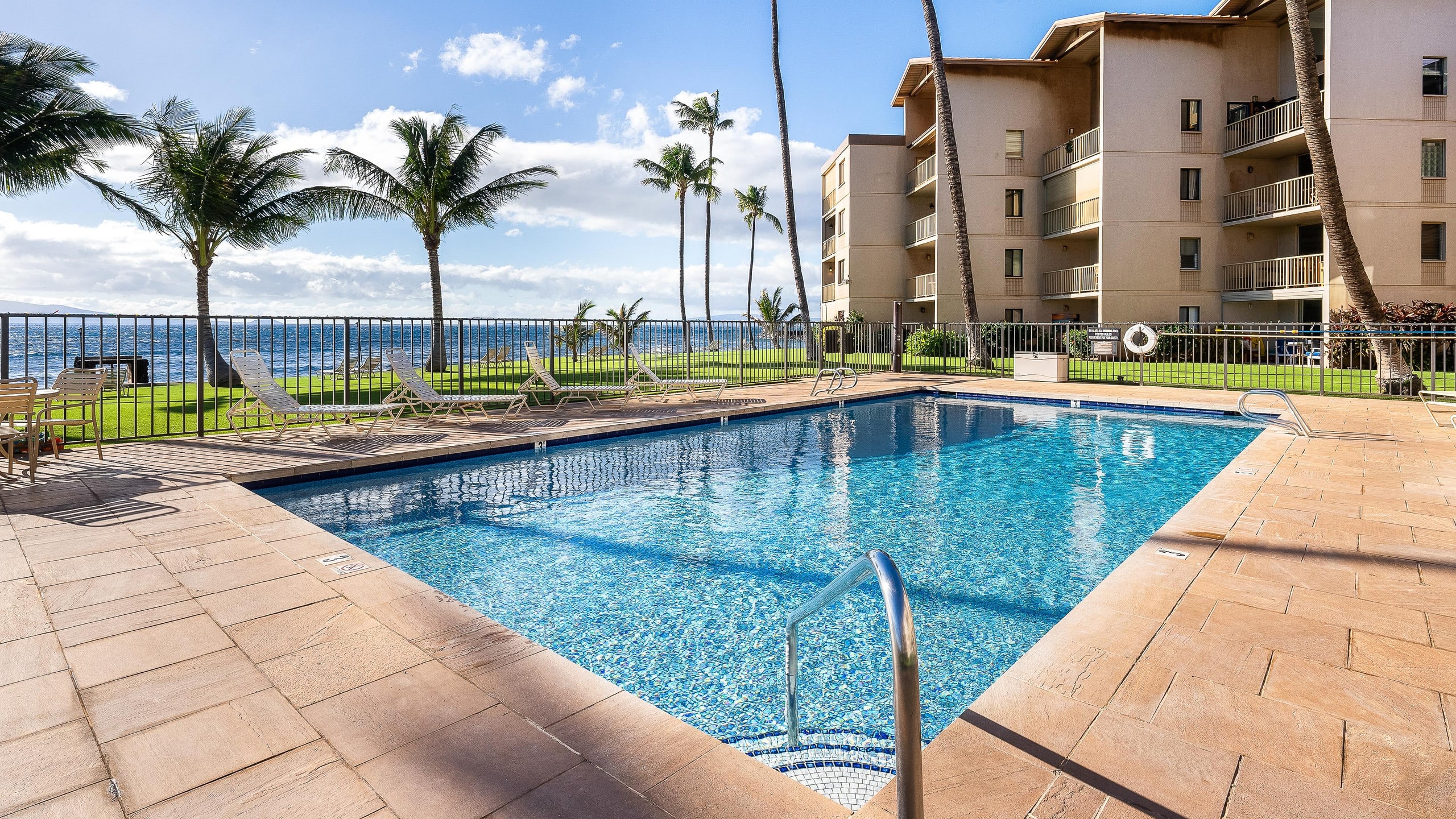 Condo in Wailuku · ★5.0 · 2 bedrooms · 2 beds · 2 private baths - Image 25