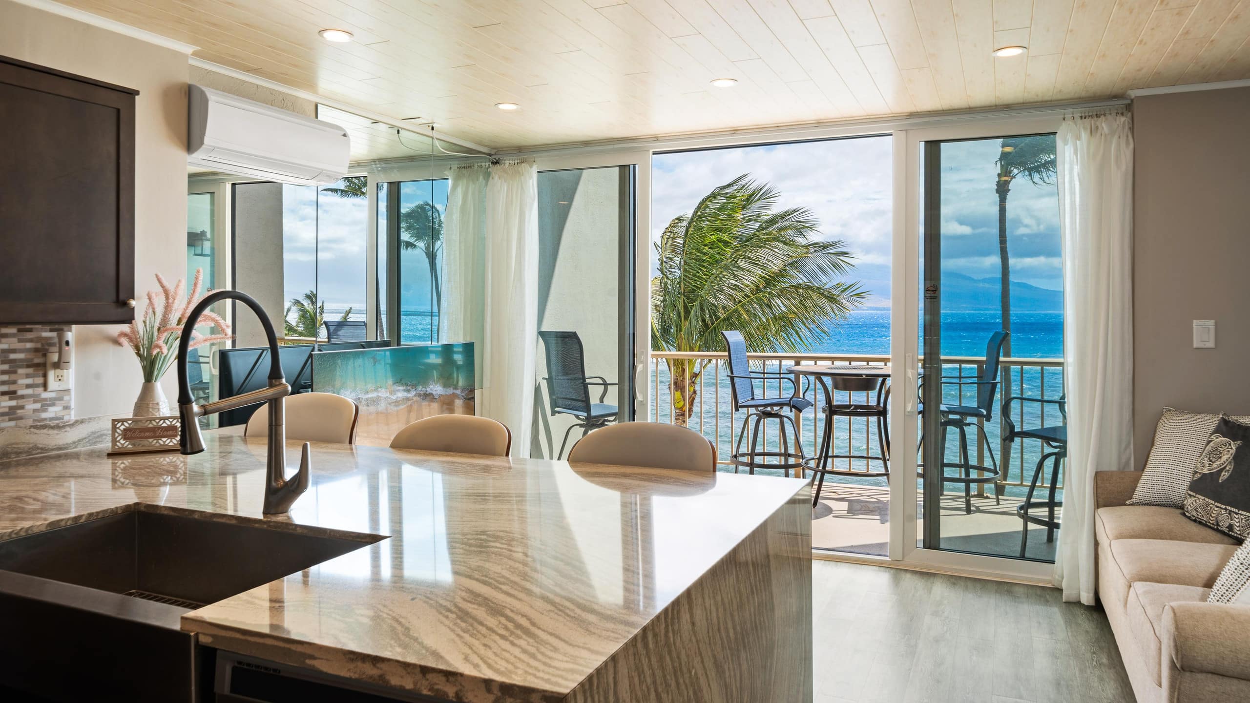 Condo in Wailuku · ★5.0 · 2 bedrooms · 2 beds · 2 private baths - Image 13
