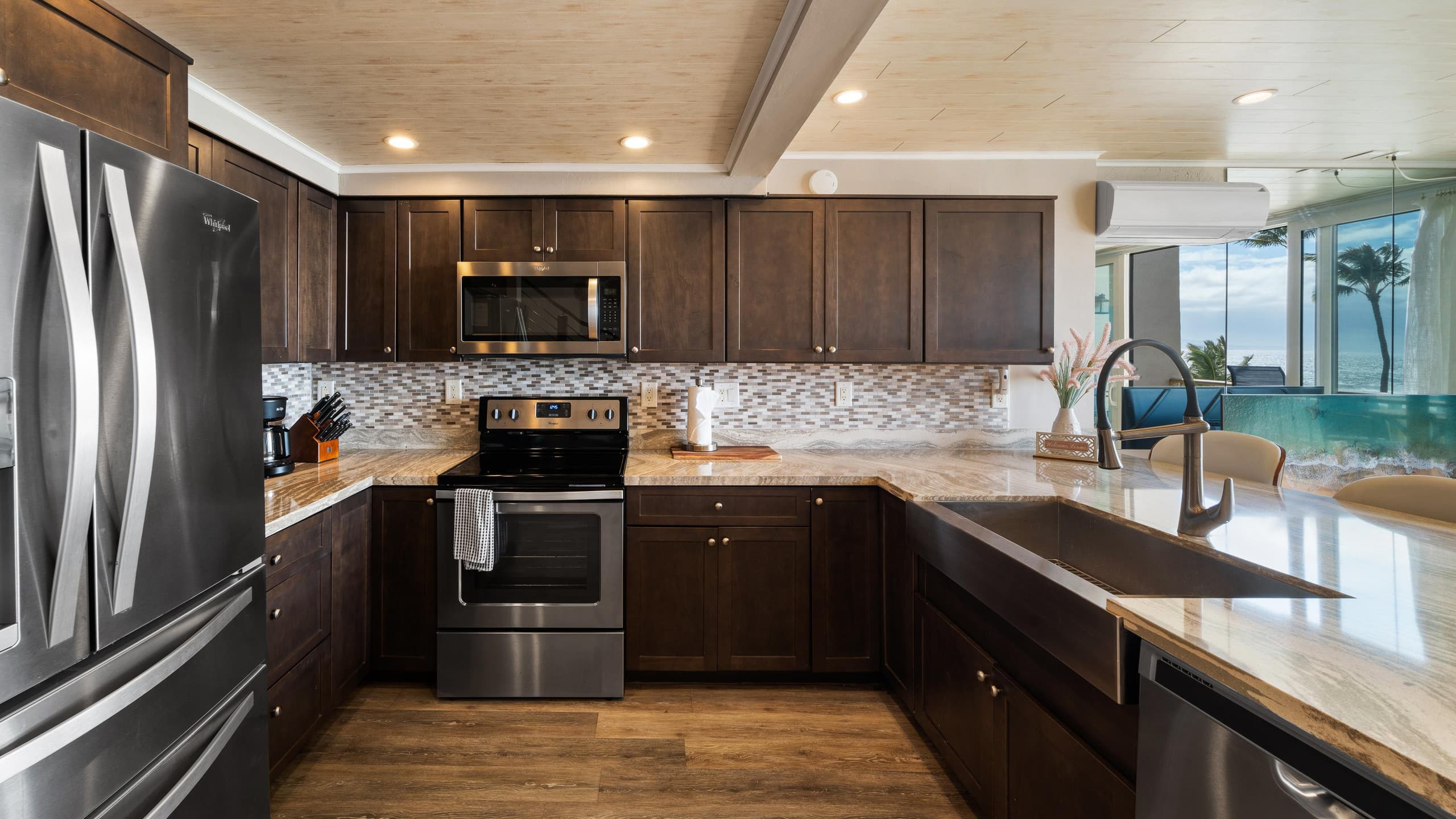 Condo in Wailuku · ★5.0 · 2 bedrooms · 2 beds · 2 private baths - Image 4
