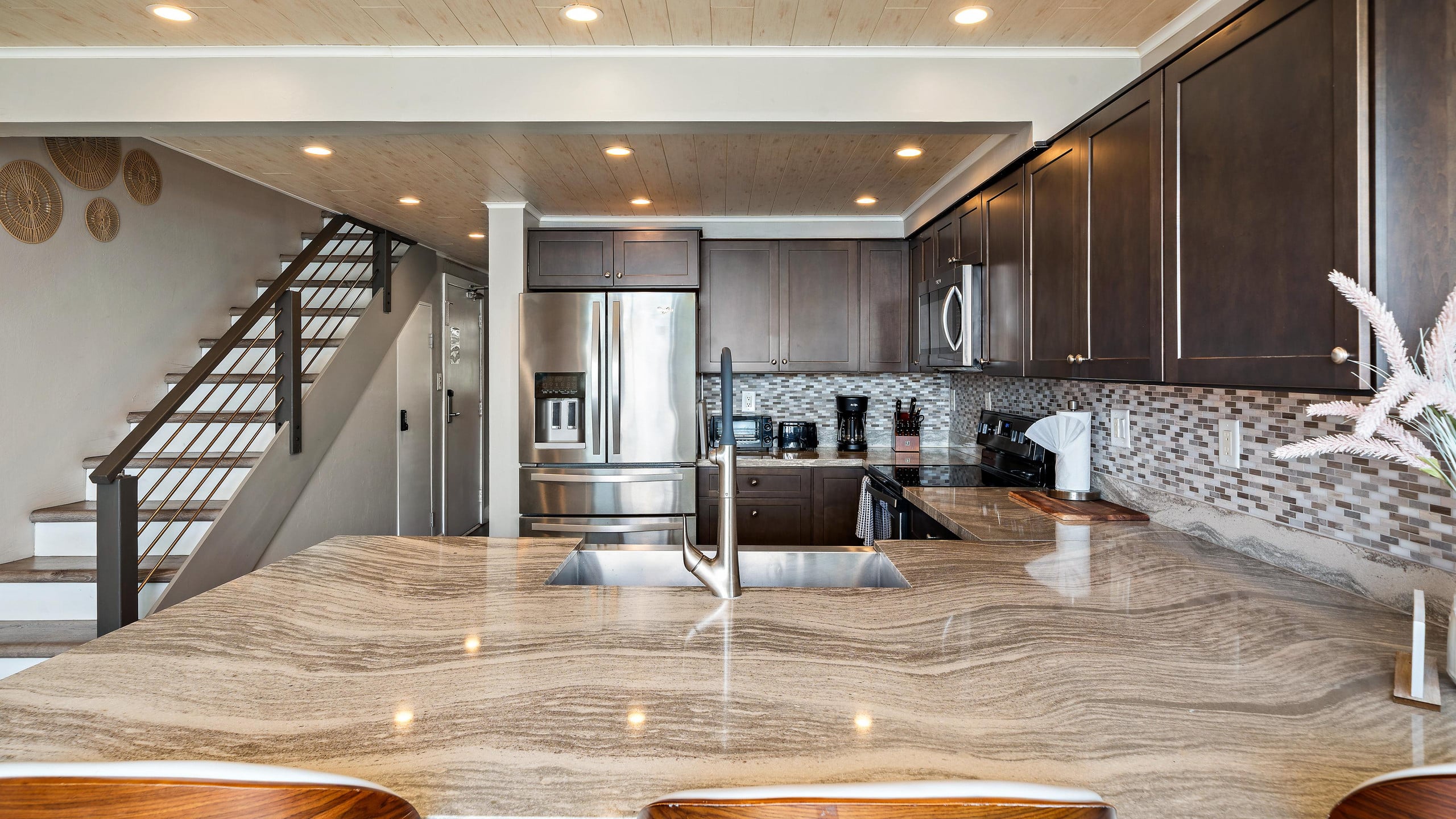 Condo in Wailuku · ★5.0 · 2 bedrooms · 2 beds · 2 private baths - Image 12