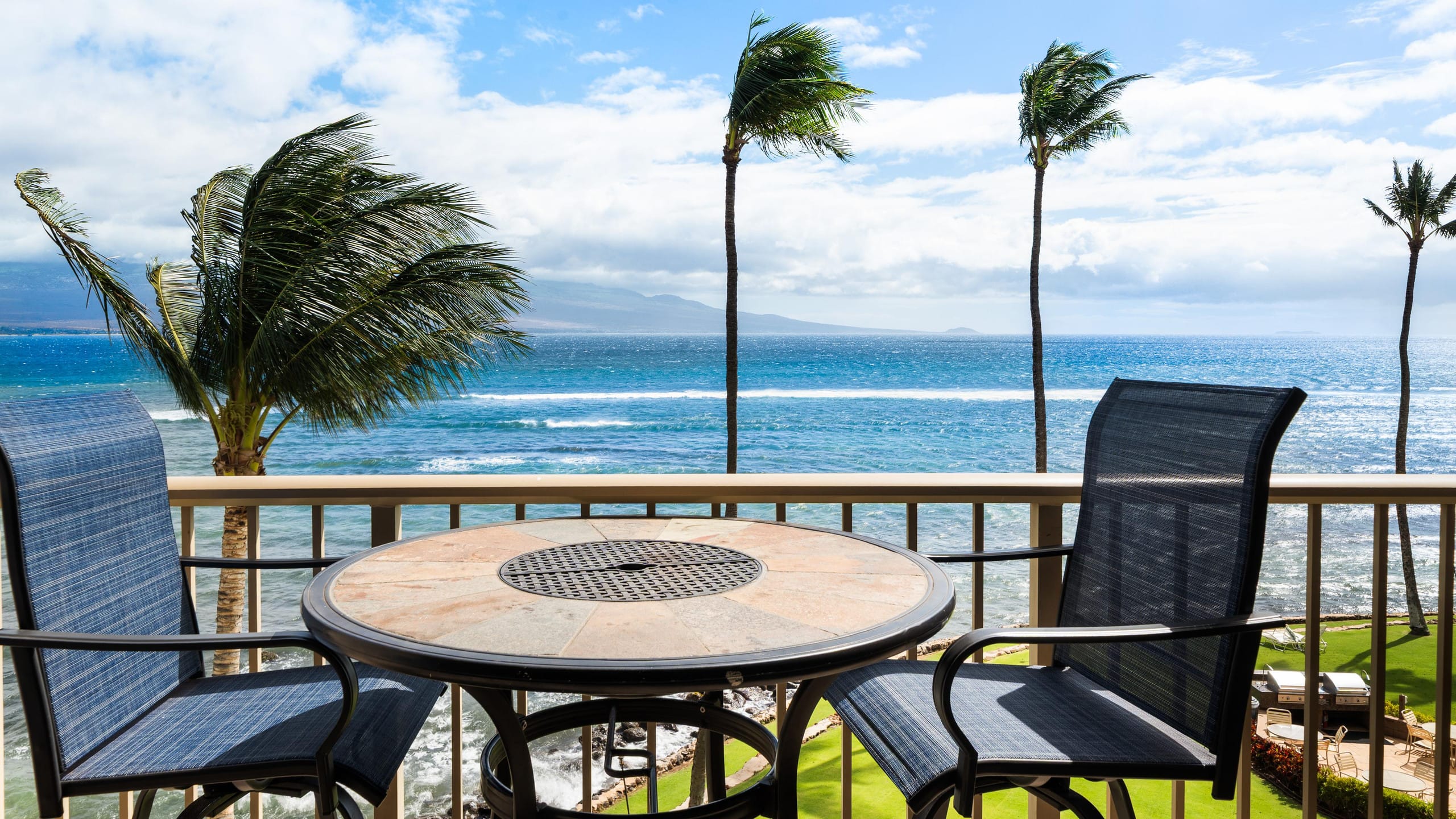 Condo in Wailuku · ★5.0 · 2 bedrooms · 2 beds · 2 private baths - Image 50