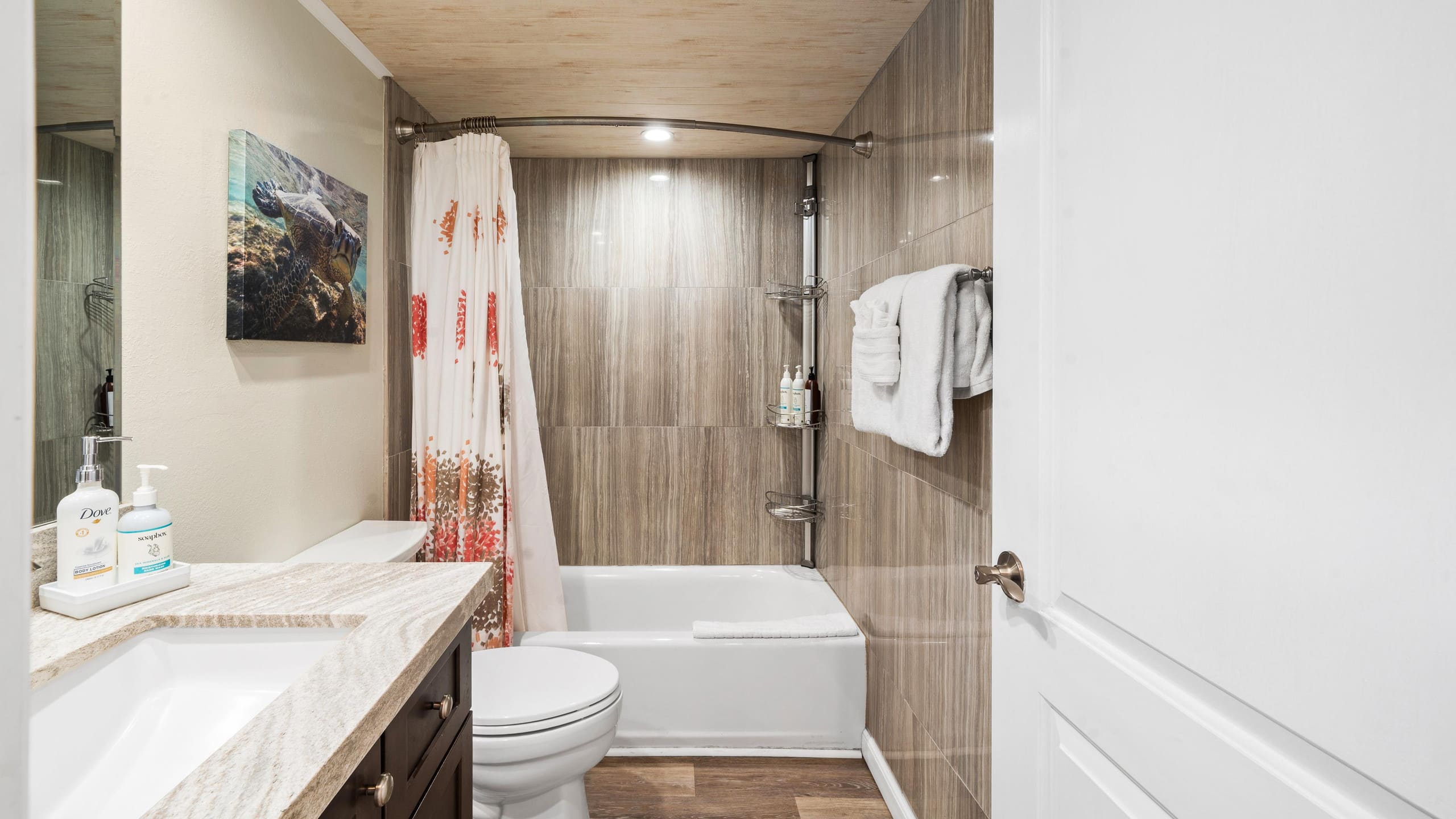 Condo in Wailuku · ★5.0 · 2 bedrooms · 2 beds · 2 private baths - Image 45