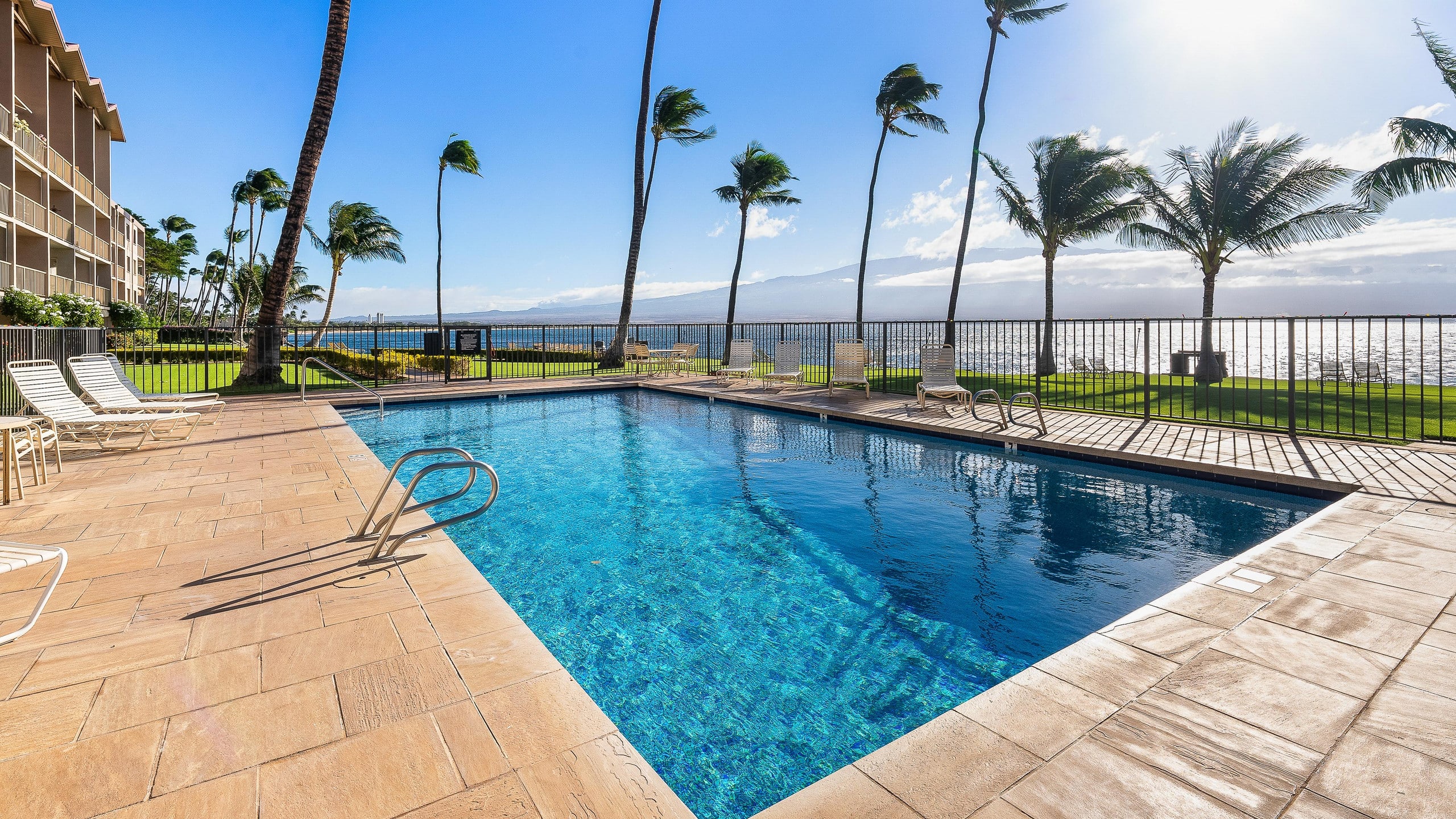 Condo in Wailuku · ★5.0 · 2 bedrooms · 2 beds · 2 private baths - Image 3