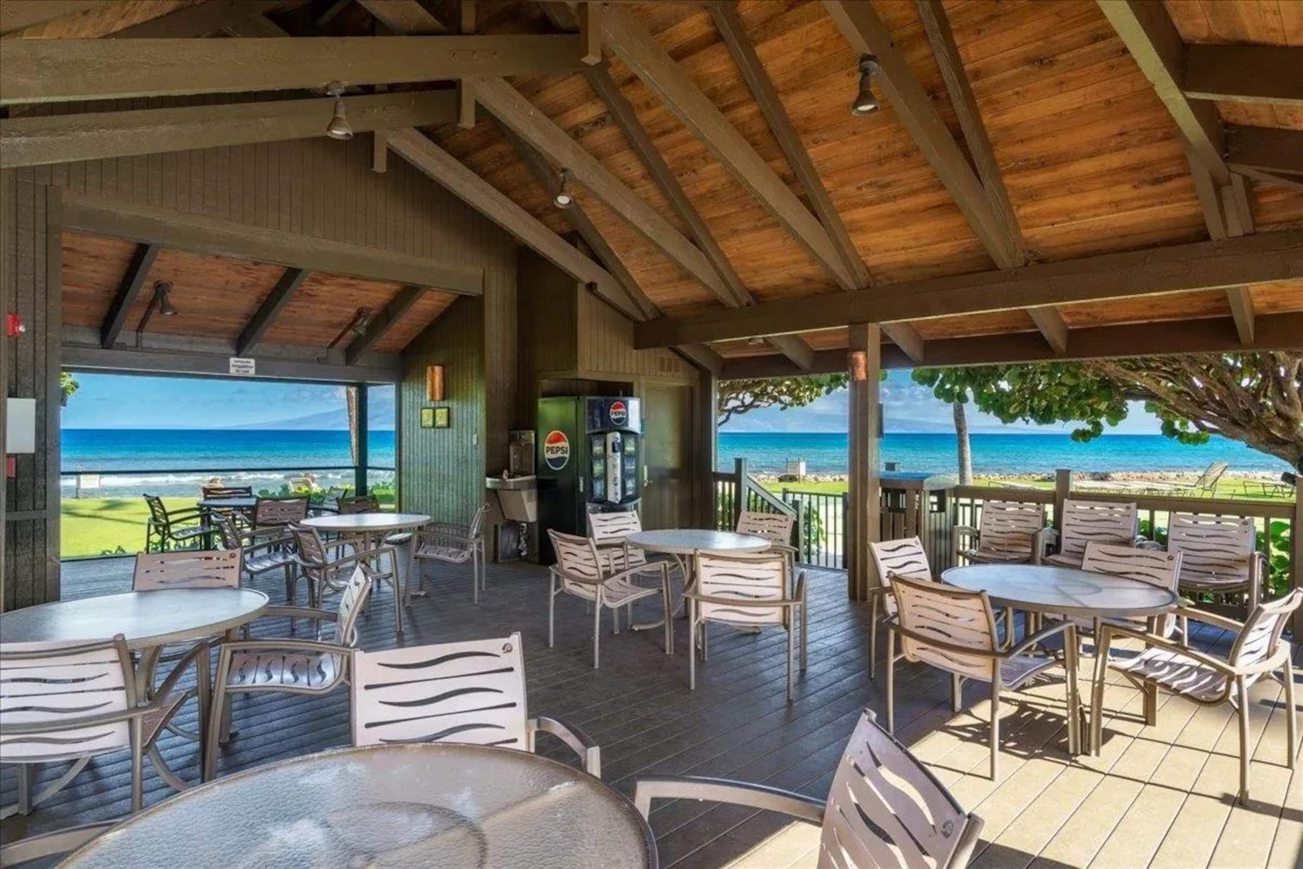 Condo in Lahaina · ★4.96 · Studio · 1 bed · 1 private bath - Image 25