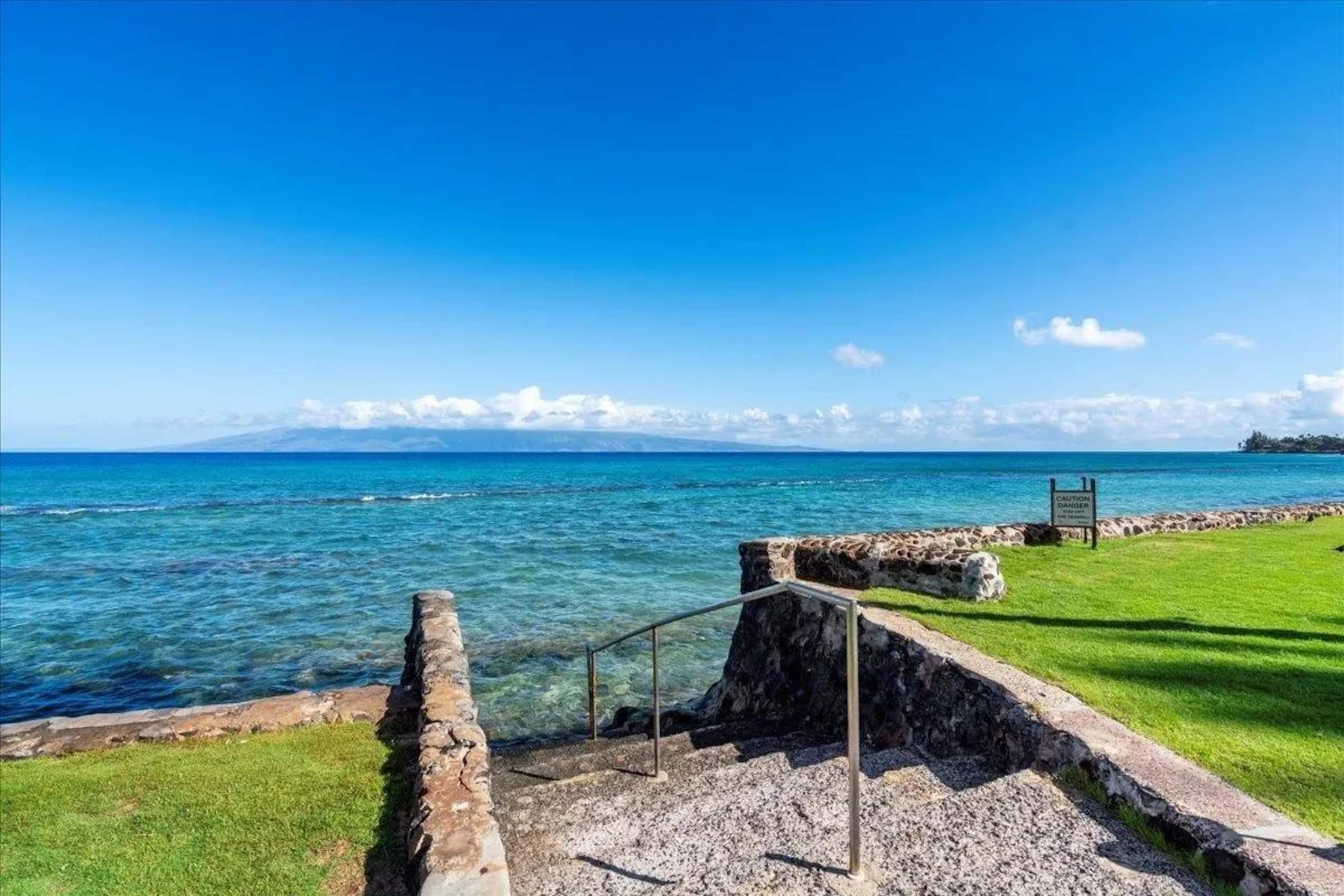 Condo in Lahaina · ★4.96 · Studio · 1 bed · 1 private bath - Image 30