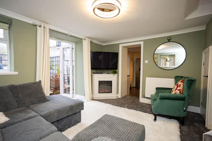 Rose Cottage - 2 Bedroom Cottage - Penally - Castle Beach