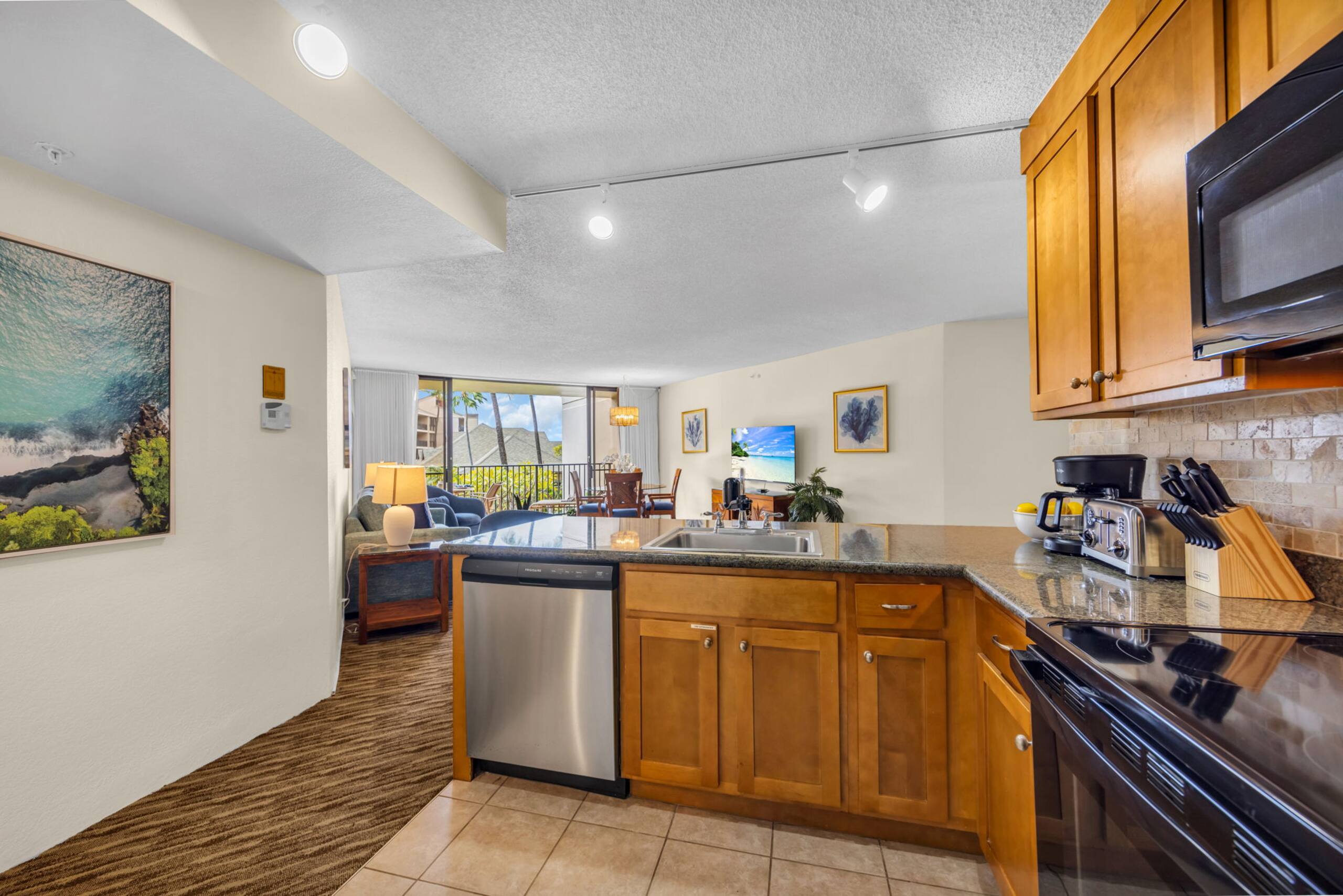 Condo in Lahaina · ★5.0 · 1 bedroom · 2 beds · 1 bath - Image 17