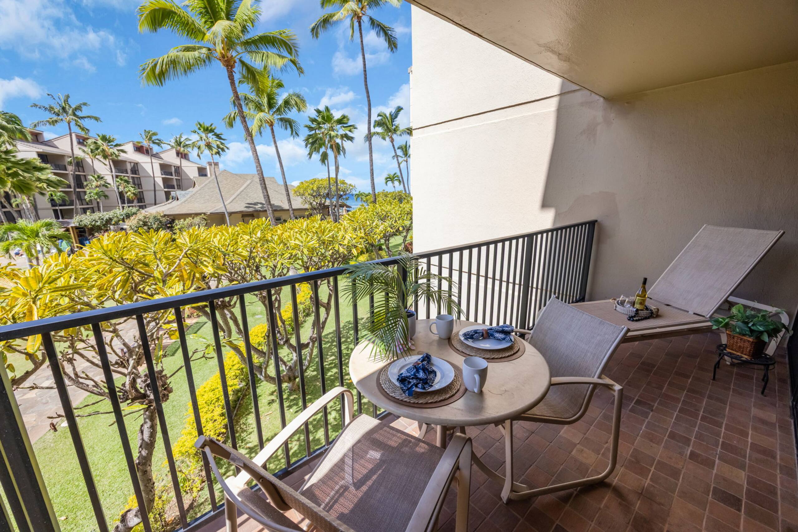 Condo in Lahaina · ★5.0 · 1 bedroom · 2 beds · 1 bath - Image 1