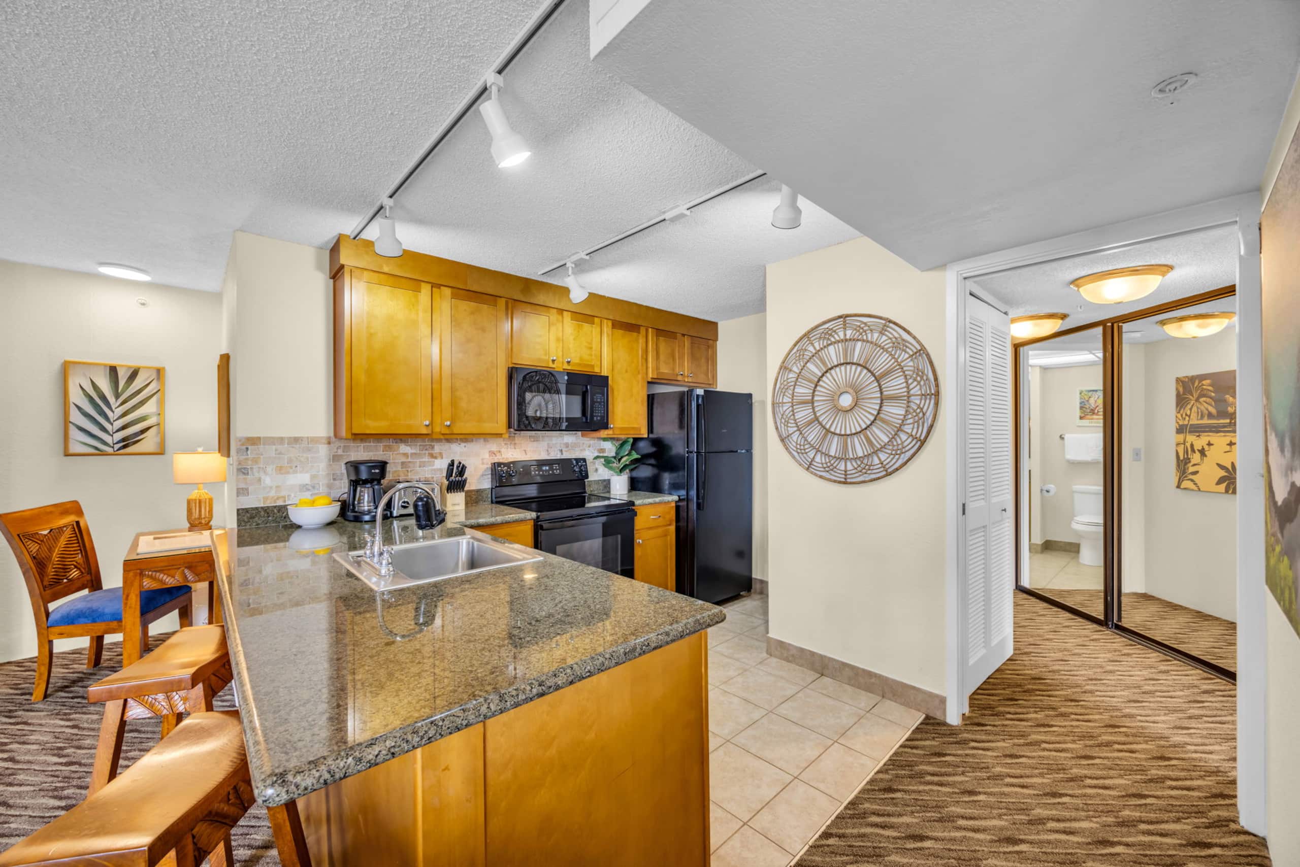 Condo in Lahaina · ★5.0 · 1 bedroom · 2 beds · 1 bath - Image 15
