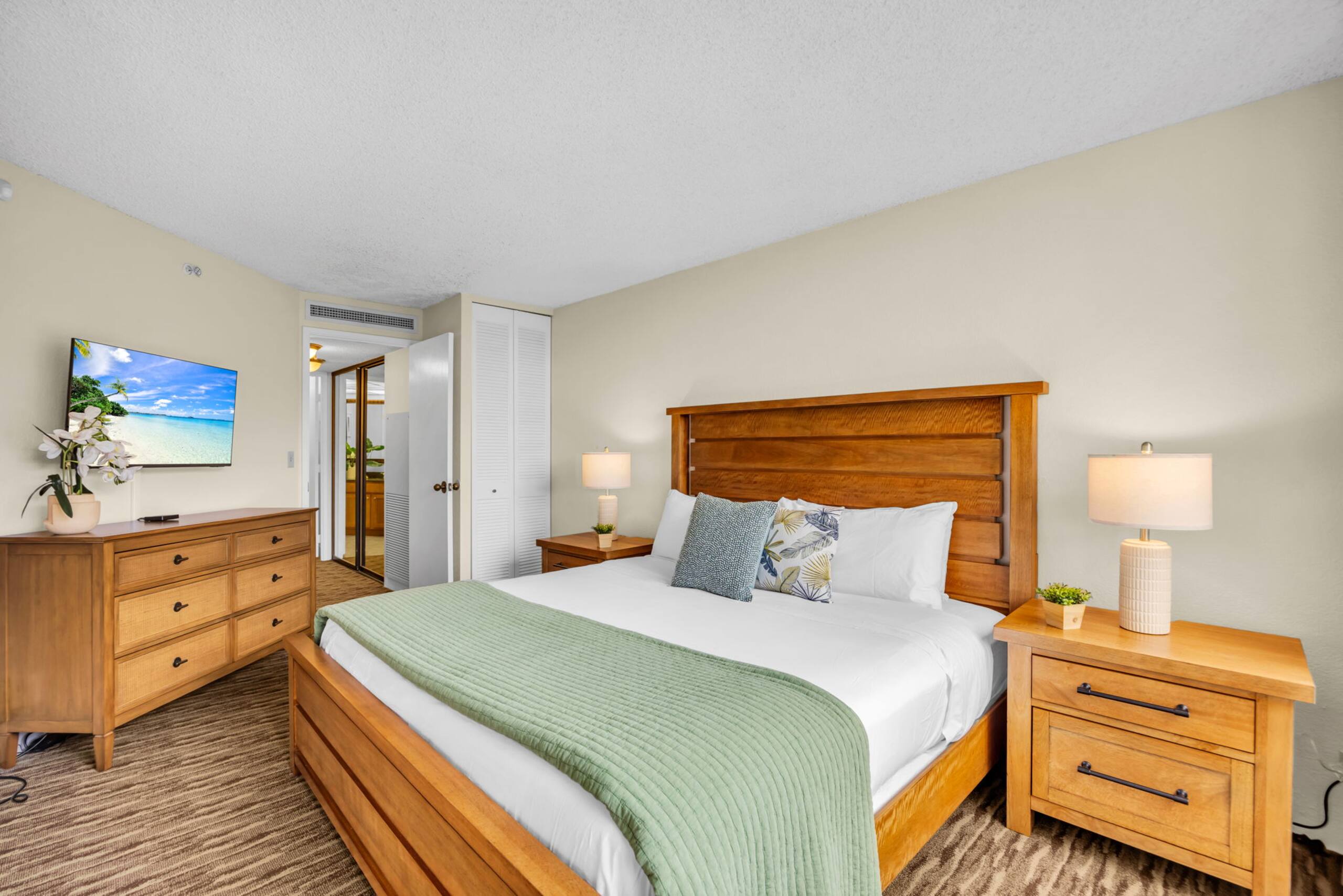 Condo in Lahaina · ★5.0 · 1 bedroom · 2 beds · 1 bath - Image 20